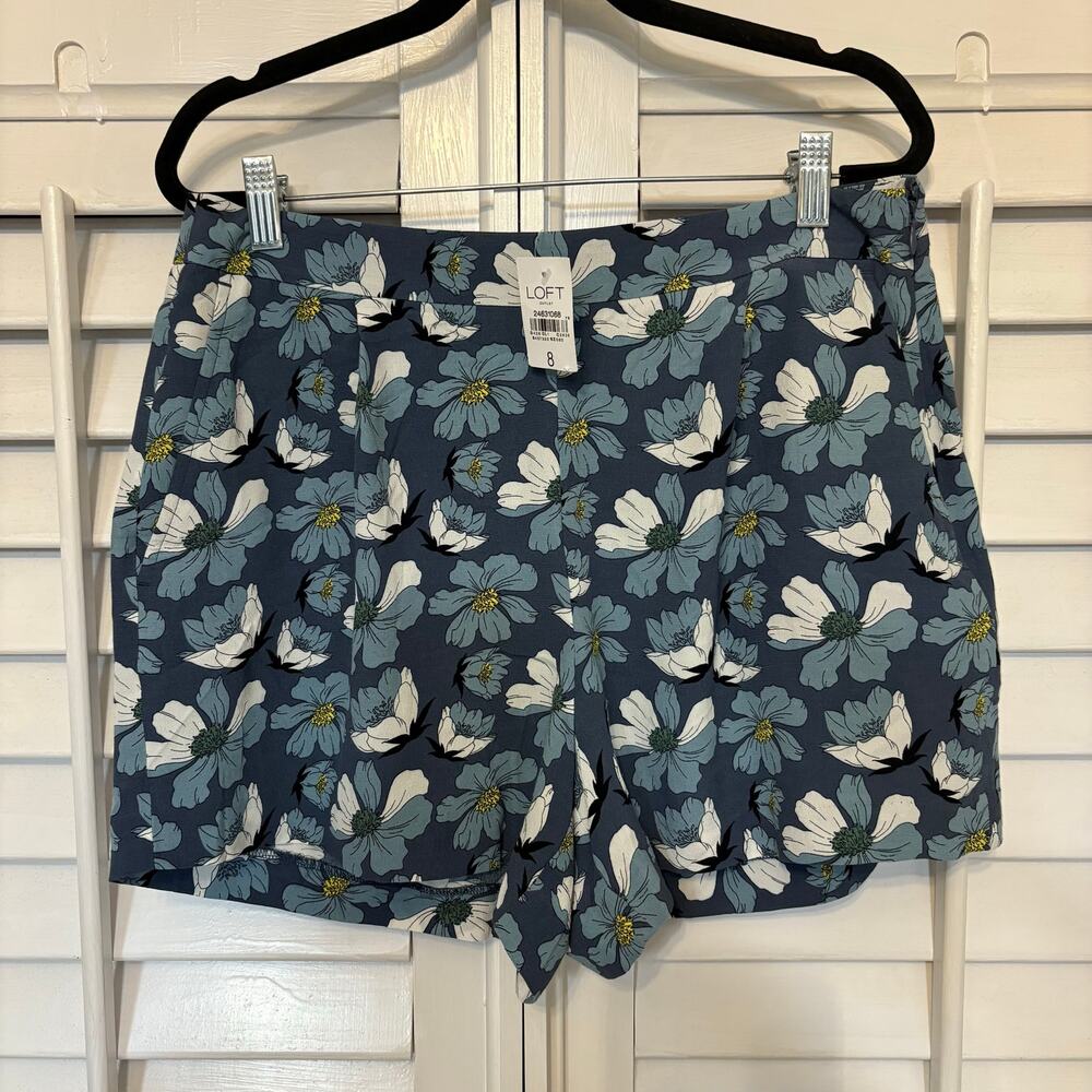 Loft Outlet Blue Floral Pleated Soft Shorts Size‎ 8